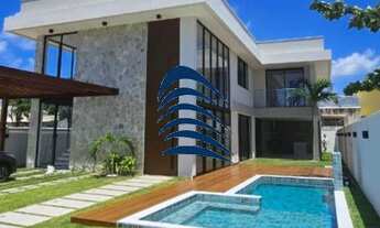 Imagem 3: Casa de Luxo em Guarajuba com 8 Suítes e 320m², Próxima à Praia