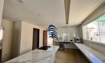 Imagem 4: Casa recém reformada em Vilas do Atlântico (alameda fechada) com 4/4 sendo 3 suítes. Bem l