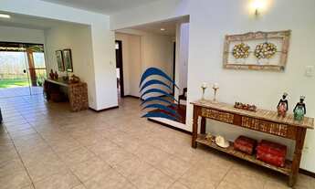 Imagem 6: Condomínio Praia dos Lagos Casa pé na areia e vista lagoa Casa duplex com 4 suítes medin