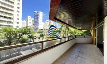 Imagem 2: Excelente 4/4 - sendo 2 suítes com 191,73m2 1 por andar Dependência completa Varandão