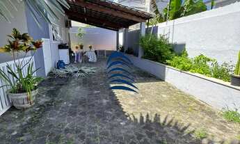 Imagem 5: Casa em rua sem saída, 4/4 sendo 2 suites, sala em dois ambientes, suite master com closet