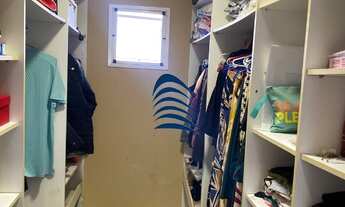 Imagem 4: Casa em rua sem saída, 4/4 sendo 2 suites, sala em dois ambientes, suite master com closet