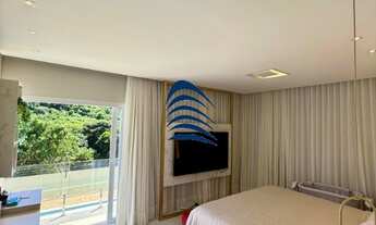 Imagem 2: Casa em fino acabamento, nova, terreno na melhor quadra do condomínio, lote plano, 5 ampla