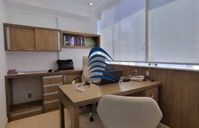 Imagem 2: Vendo Linda Sala comercial Fica toda a Mobília Bairro Costa Azul 28 m2 Lavabo Armário