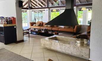 Imagem 5: Casa de Luxo à Venda em Florianópolis-SC: 6 Quartos, 2 Suítes, 3 Salas, 5 Banheiros, 4 Vag