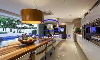 Imagem 2: Imperdível: Casa de luxo com 4 suítes e 485m² em Jurerê, Florianópolis-SC