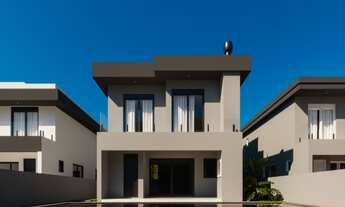 Imagem 5: Imperdível Casa à Venda em Florianópolis-SC, Cacupé: 3 Quartos, 3 Suítes, 4 Banheiros, 2 V