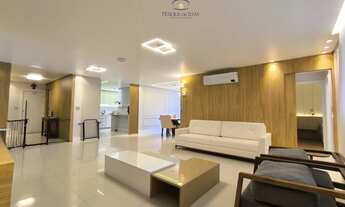 Imagem 3: Apartamento de Luxo no Centro de Florianópolis-SC: 4 Quartos, 2 Suítes, 2 Salas, 4 Banheir