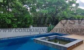 Imagem: Casa de Luxo em Condomínio à Venda em