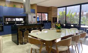 Imagem: Casa luxuosa em condomínio no Parque Campolim