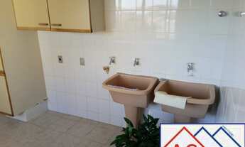 Imagem 4: 3 dormitórios, 1 suítes, 2 banheiro, 3 vagas na garagem, 173M² de Área Construída