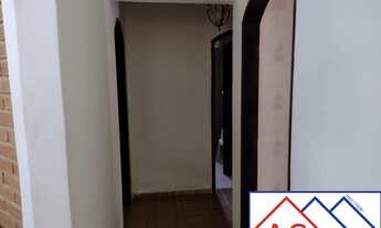 Imagem 2: 3 dormitórios, 1 suítes, 2 banheiro, 4 vagas na garagem