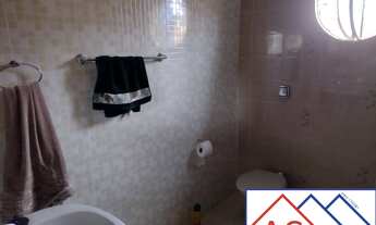 Imagem 7: 3 dormitórios, 1 suítes, 2 banheiro, 4 vagas na garagem