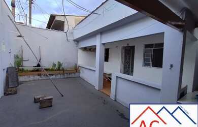 Imagem 6: 3 dormitórios, 1 banheiros, 2 vagas na garagem