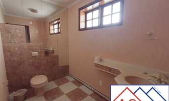 Imagem 3: 3 dormitórios, 1 suítes, 1 banheiros, 6 vagas na garagem