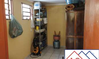 Imagem 4: 4 dormitórios, 2 suíte, 1 banheiros, 2 vagas na garagem