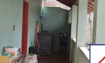 Imagem 2: 3 dormitórios, 1 banheiros, 4 vagas na garagem