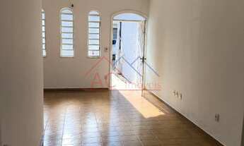 Imagem 4: 3 dormitórios, 1 banheiros, 2 vagas na garagem