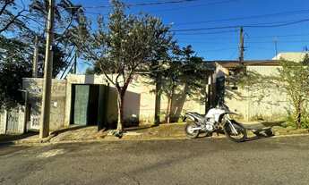 Imagem: 3 dormitórios, 2 banheiro, 3 vagas na garagem