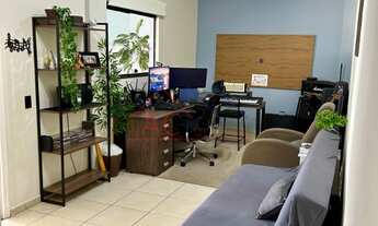 Imagem 4: 3 dormitórios, 1 suítes, 2 banheiro, 4 vagas na garagem