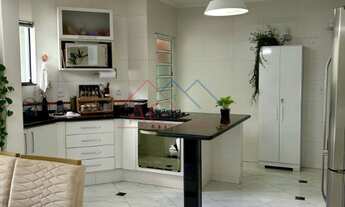 Imagem 7: 3 dormitórios, 1 suítes, 2 banheiro, 4 vagas na garagem