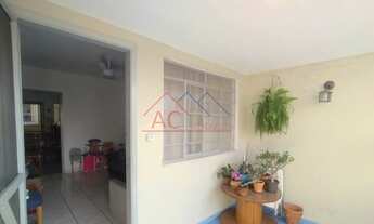 Imagem 4: 2 dormitórios, 1 banheiros, 2 vagas na garagem