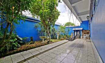 Imagem 2: Belíssima e ampla casa com localização tranquila e arborizada no coração do Água Verde