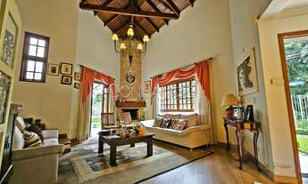 Imagem 3: Confiancce Imóveis vende: Linda e ampla casa, 4 dormitórios em localização tranquila e sup