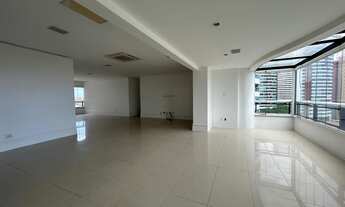 Imagem: Mansão Lev Smarcevscki 235m², 3 suítes