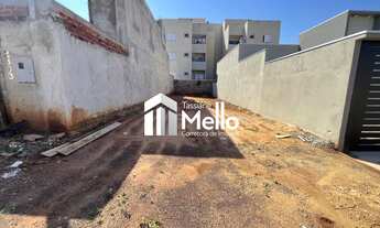 Imagem: 126M² de Área Total na Rua Laurindo Esteves