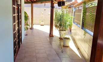 Imagem 3: Casa linear com piscina no centro de Itacuruçá/RJ