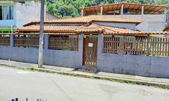 Imagem 2: Casa linear com piscina no centro de Itacuruçá/RJ