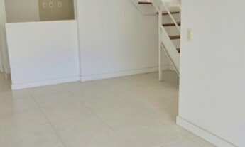 Imagem 4: Cobertura com vista para o mar e montanha em Itacuruçá