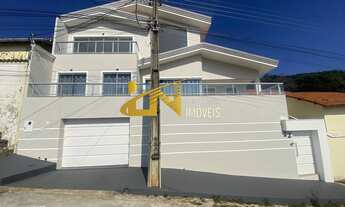 Imagem 2: Casa de Alto Padrão á venda em São Lourenço - MG