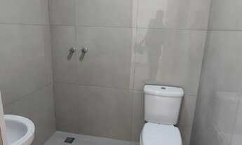 Imagem 4: Sala comercial térrea, com 40 M² com 1 banheiro com acessibilidade