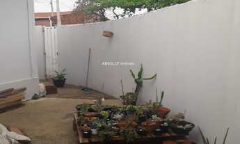 Imagem 3: 2 dormitórios, 1 banheiros, 1 vaga na garagem