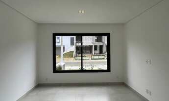 Imagem 5: 3 dormitórios, 3 suíte, 4 banheiro, 2 vagas na garagem, 224M² de Área Construída