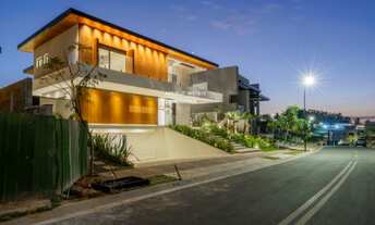 Imagem 4: Luxuosa mansão em condomínio: 5 quartos, 5 suítes, 2 salas, 7 banheiros, 6 vagas, 560 m²