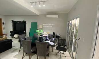 Imagem 2: 3 dormitórios, 3 suíte, 4 banheiro, 2 vagas na garagem, 140M² de Área Construída