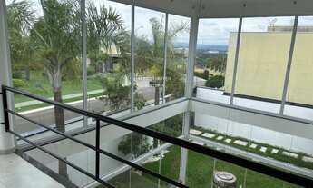 Imagem 3: 3 dormitórios, 1 suítes, 2 banheiro, 4 vagas na garagem