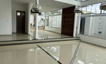 Imagem 2: 3 dormitórios, 1 suítes, 2 banheiro, 4 vagas na garagem