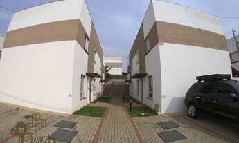 Imagem 2: Venda - Ótima casa, 2 dormitórios, quintal com churrasqueira, em Condomínio Fechado - Coti