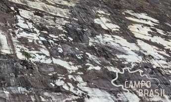 Imagem 3: PEDREIRA COM PEDRA SÃO THOMÉ COM 2 SÉCULOS DE EXPLORAÇÃO E POSSUI OS DIREITOS MINERÁRIOS