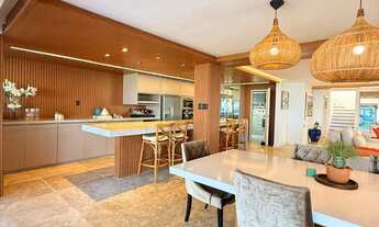 Imagem: Casa de Alto Padrão em Condomínio no Litoral