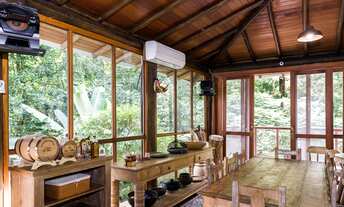 Imagem 5: SOBRADO A VENDA COM 5 DORMITÓRIOS EM CONDOMÍNIO FECHADO NA PRAIA DO GUAECÁ