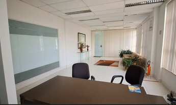 Imagem: 2 banheiro, 4 vagas na garagem, 400M² de