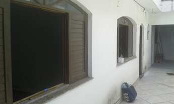 Imagem: Terreno com 3 casas, oportunidade de investimentos