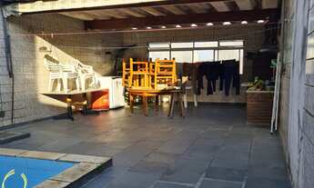 Imagem: Casa no nível da rua na Vila Mazzei, com