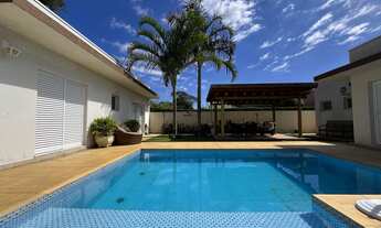 Imagem: Imperdível Casa em Condomínio à Venda