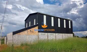 Imagem: Galpão com estrutura para jogos de areia